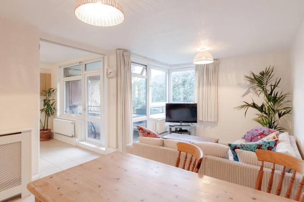 Spacious Two Double Bedroom Flat Londres Exterior foto